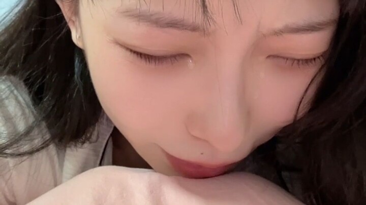 زيلدا هي دموعي! لقد أبكيتني حتى الموت، أعلم أنك تضحك!