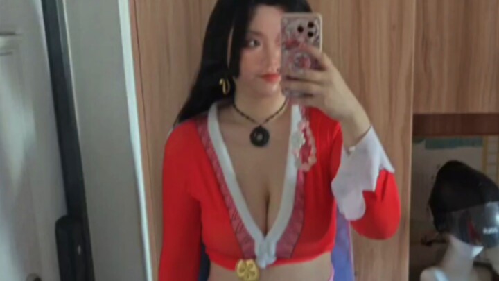 How can a 2.02 meter tall round face not be considered an OOC empress? Extremely sloppy vlog