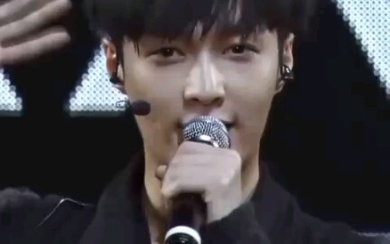 Zhang Yixing, the No. 1 in Sakura Land, and Lei Yi’s iconic scene