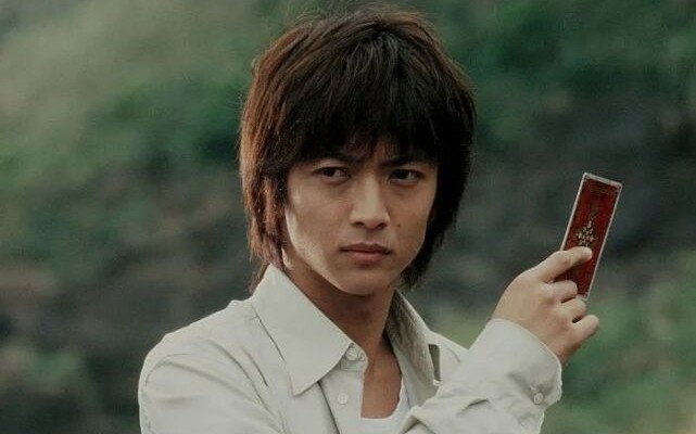 [Kamen Rider Blade] Xếp hạng ngoại hình trên đường phố