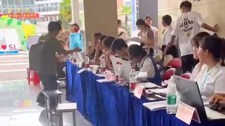 He’s the one who lost face, but I’m the one left feeling awkward～!