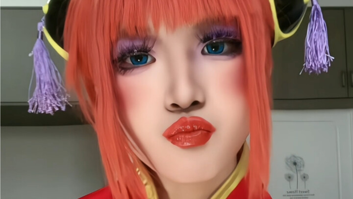 I am Aru, the Queen card of Kabukicho!