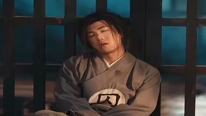 ทะลุมิติเป็นนักโทษประหาร แต่ความรู้ของเขาทำให้จักรพรรดินีทึ่ง!