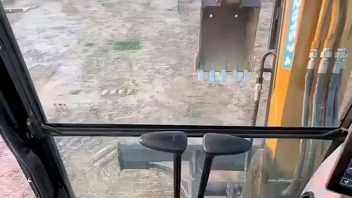 THIS IS HOW TO DRIVE BACKHOE