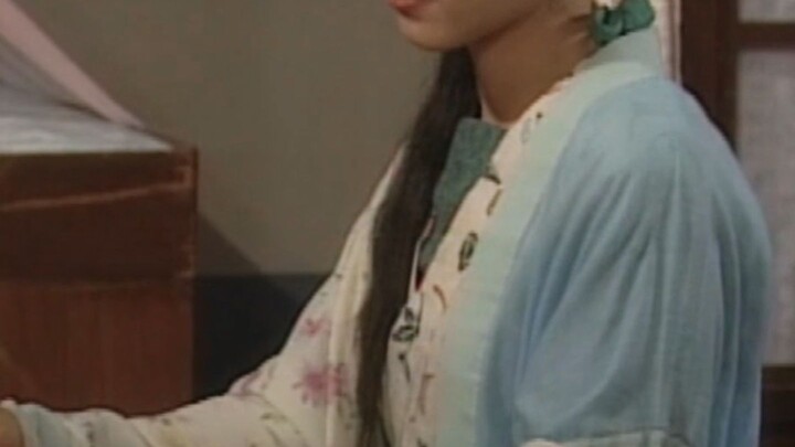 This is the sweet girl that the audience wants to see. She doesn't pretend to be young. She has a na