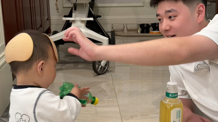 爸爸真的很适合带娃！