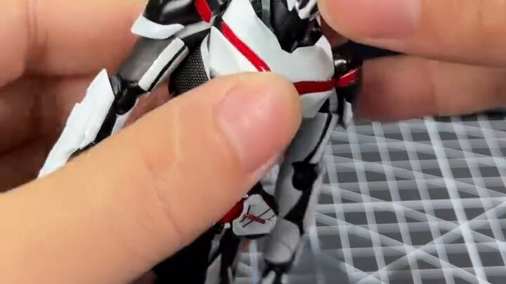 Proses SHF Kamen Rider Ark Thousand Knight yang dimodifikasi sendiri