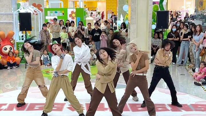 ما هو مستوى فرقة Fever التي حصلت على المركز الأول في العرض الترويجي؟ إن جين تستحق لقب "خمسة نجوم ووا