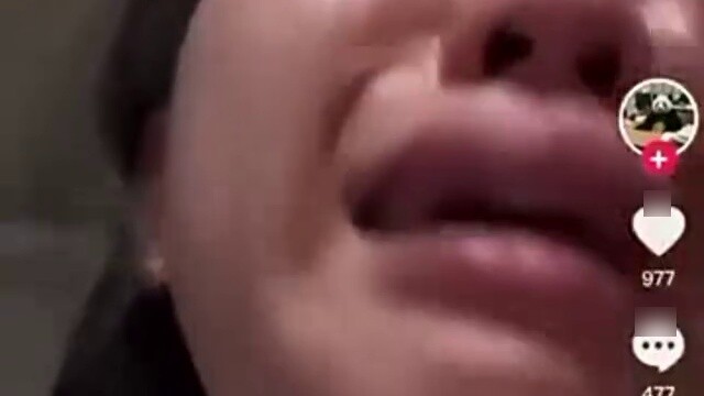 أنا وأنا حقًا أبعد بكثير من الوطنية