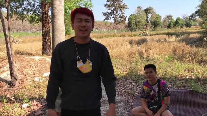 ไก่ใต้น้ำกินกับแฮมเบาๆบ่าวโจ้แซ่บๆ