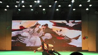 A young man from college cosplays as Wei Wuxian and dances to The Untamed's "Unrestrained". It turns