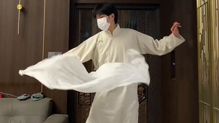 "Ceritakan padaku tentang lagu-lagu yang tidak pernah membuatmu bosan mendengarkannya" "Flowers in t
