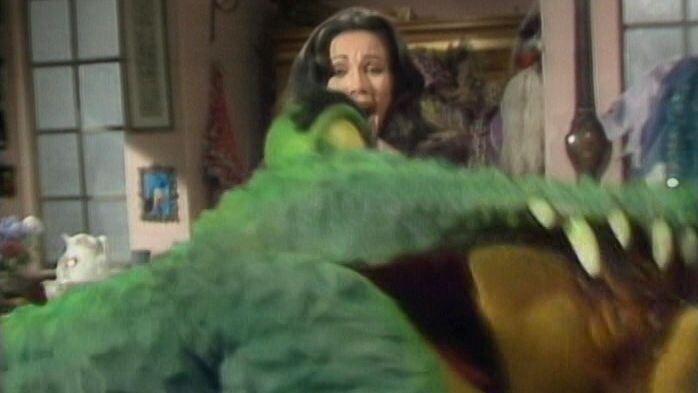 The Muppet Show - Lynda Carter clip - Rezal-evad-gib