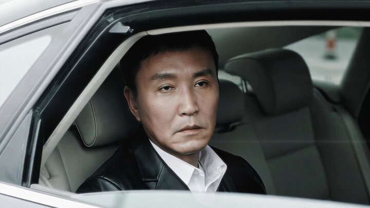 “Trong miệng cô ấy, Lý Đạt Khang chỉ là một thằng nhóc bé tí.”