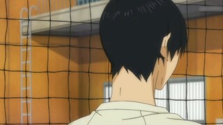 Cười ngất xỉu, cảnh đối đầu âm dương nổi tiếng giữa Karasuno Tsukishima và Tanaka