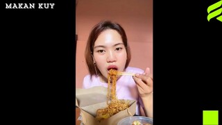 Mukbang mie jebew dan pangsit kuah creamy🙀 enakk bangettt👍🏻😭 #mukbang #miejebewviral #pangsit