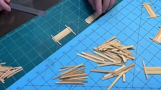 Model: A scary convenience store late at night, the boss is ugly, and no one who sees her true face 