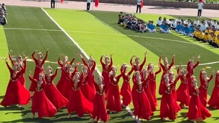 Upacara Pembukaan Pertemuan Olahraga Universitas Normal Xinjiang "Mawar di Bawah Matahari Pagi"