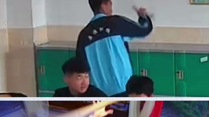 Instant “Martial Arts Master”: Guy Nimbly Twirls an Umbrella Like a Kung Fu Expert