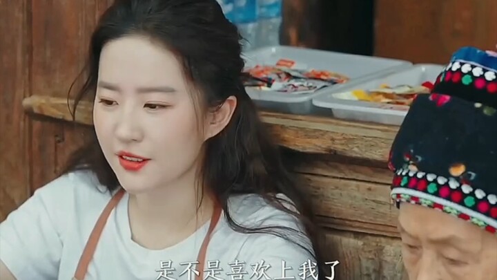 Li Xian: Berapa bayaran sutradara? Sutradara: Pemeran utama wanitanya adalah Liu Yifei, 500 ribu per
