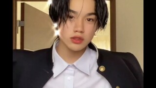 นักเรียนมัธยมปลายชาวญี่ปุ่นในปี 2006 ๑•́₃•̀๑