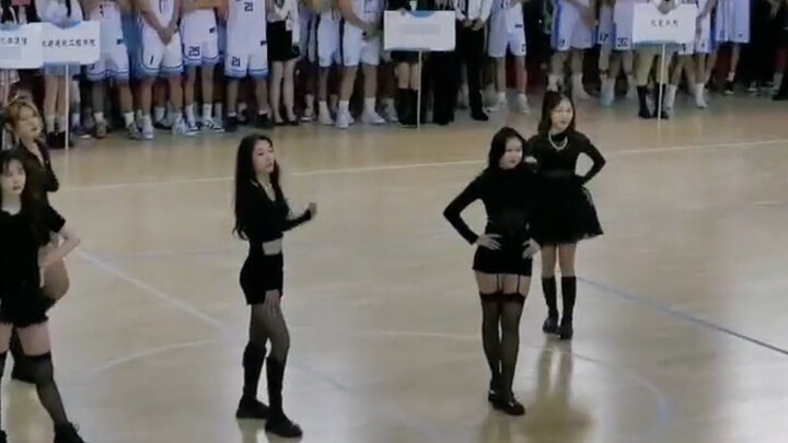 【ชีวิตในมหาวิทยาลัย】การเล่นบาสเก็ตบอลเป็นเรื่องที่น่าตื่นเต้นเมื่อมีทีมเชียร์ลีดเดอร์แบบนี้