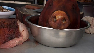 What’s the connection between Baoshan’s fiery roasted pig and Dali’s raw meat?