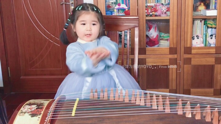 4-year-old YoYo, 8 months into learning the guzheng | Guzheng rendition of "Big Fish"