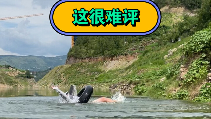 A footed fish has suddenly appeared in the Yangtze River at Wushan, Chongqing.