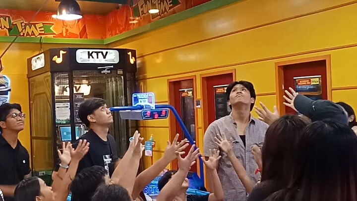 catch the balloons