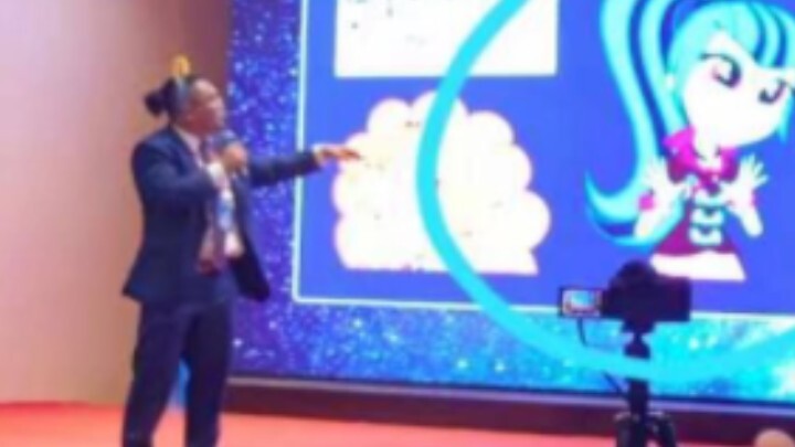 cnbc Li Tuo เปิดเผย! ผู้ชายที่ดังที่สุดในแวดวงการแข่งม้าคือผู้ชายที่มีความฝันหิน ผู้ชายที่หลอกลวง หล
