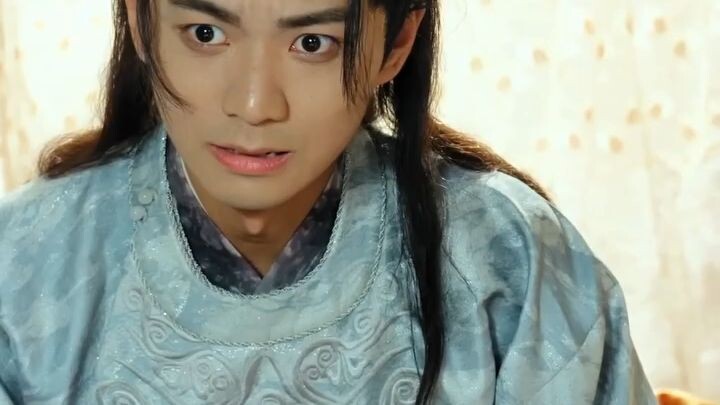 ทะลุมิติเป็นรัชทายาทตกอับพร้อมระบบทรัพยากร