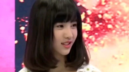 [Chen Duling] Who knows? Her face really affects my listening to her talk~