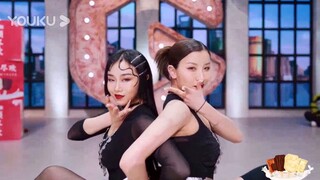 فرقة الرقص الرائعة «وردة الصحراء»: سحر مظلم وجذاب، زهرتان مزدوجتان شائكتان تشدان الأنظار، مزيج من ال