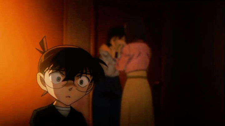 Saat dia paling tak berdaya, aku malah tidak bisa muncul untuk menolongnya.