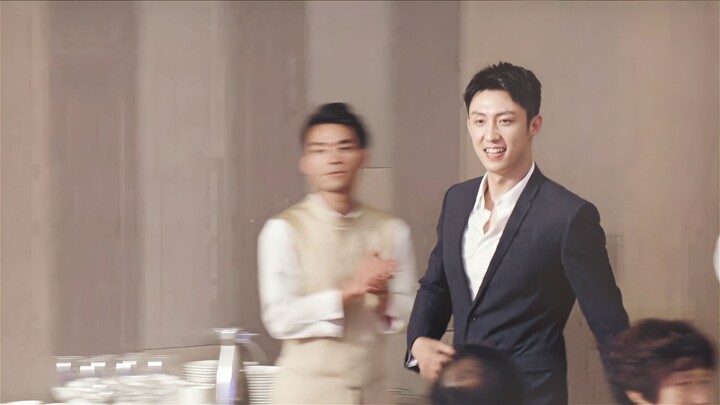 “Cười đến mức mắt mờ cả đi vì Hoàng Cảnh Du”