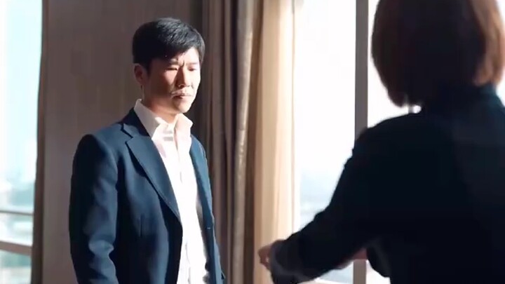 التفاصيل تُحدِّد النجاح أو الفشل: فندق يتلقّى شكوى من ضيف، والمديرة تحلّ المشكلة بحيلة واحدة!