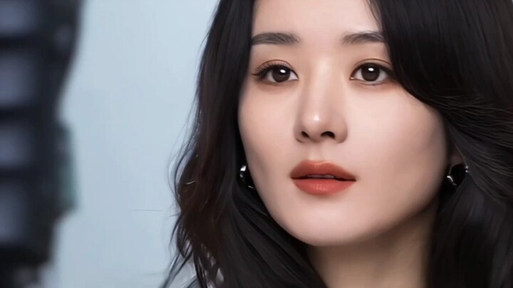 Có người nói Triệu Lệ Dĩnh trông chẳng giống đại diện thương hiệu mà như sếp lớn đến quay quảng cáo,