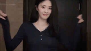 Bai Lu's version of the angel dance!