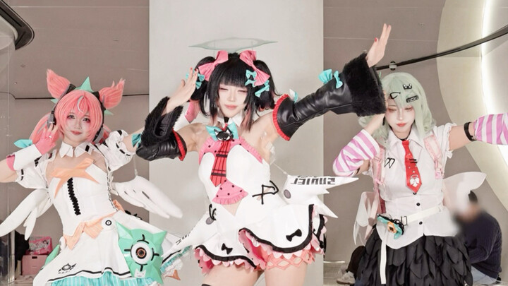 Dance Record of Korean Cosplayers Playing Little Angels!