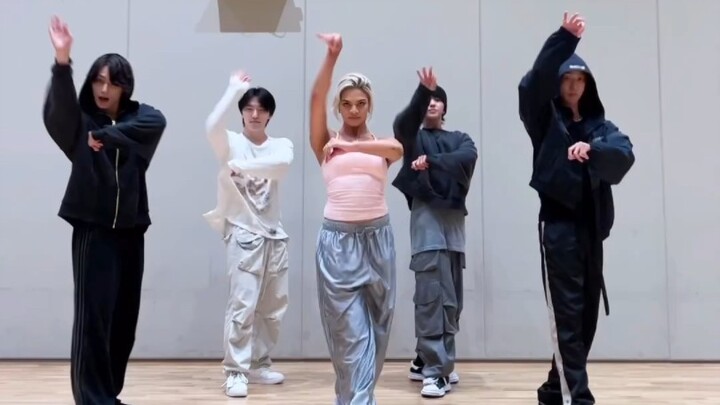 视觉盛宴！婆队和街头女战士kirsten MAESTRO cha