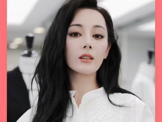 #迪丽热巴 化解尴尬场面的原则，只要我不尴尬 尴尬的就是别人 #搞笑