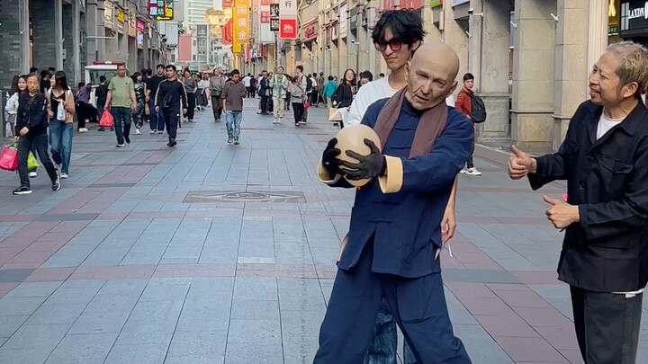 Ran into a floating balloon on the street—I was about to show off my skills, but then…