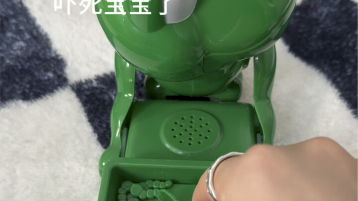 Đồ chơi của thằng cháu nhỏ làm tôi hết hồn luôn!