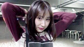 Lee Chae-yeon's new song Hush Rush + Danny dance practice room!