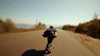 إذا كنت لا تستطيع تغيير اللحظة الحالية، فاستمتع بها ولا تبكي على اللبن المسكوب.