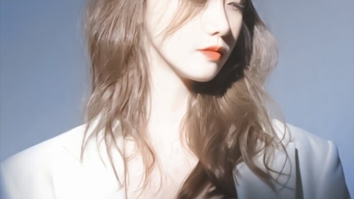 No wonder she’s the original frontwoman who broke into the mainstream! This senior pro shows you wha