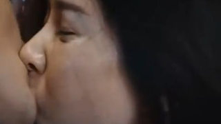 Gadis menjual tubuhnya ke bos mafia untuk balas dendam pada saudara