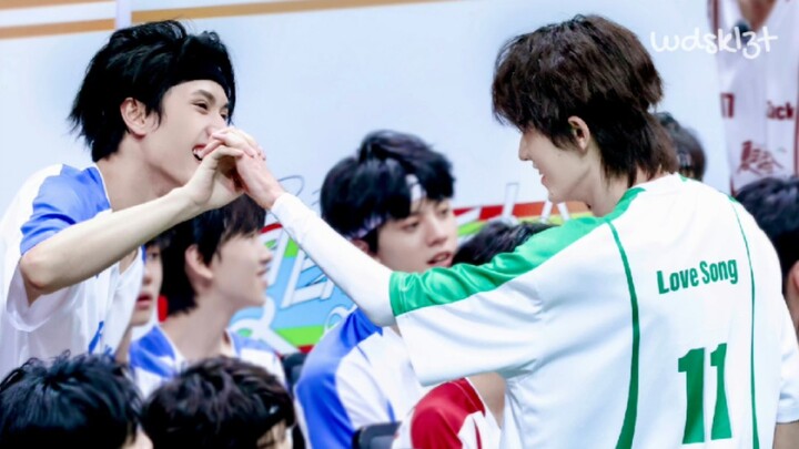 ข้างๆ เหยียนหาวเซียงนั่นคือใครกันนะ...อิจฉาสุดๆ เลย