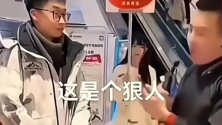 สัมภาษณ์ตามท้องถนนเจอคนจบปริญญาโทจนพิธีกรถึงกับทนไม่ไหว!